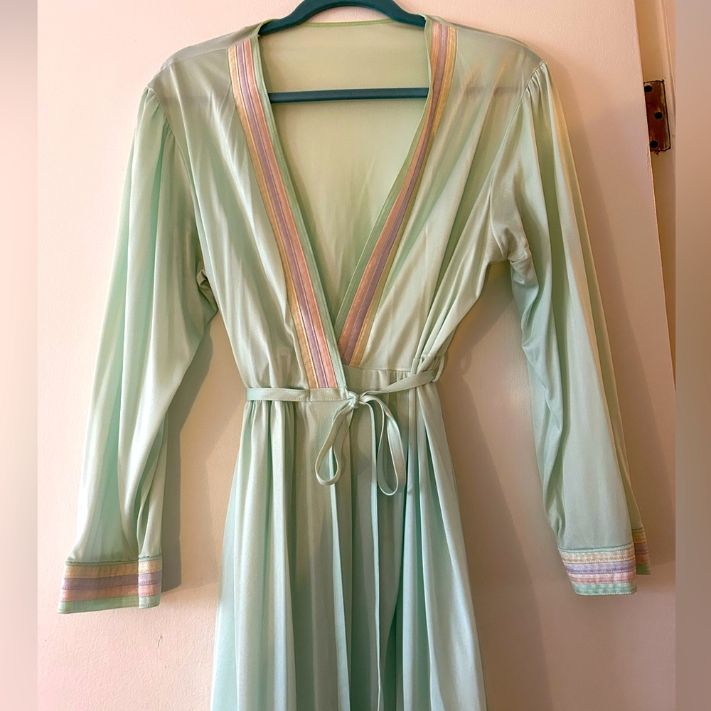 Gilead nylon mint green robe pastel rainbow trim